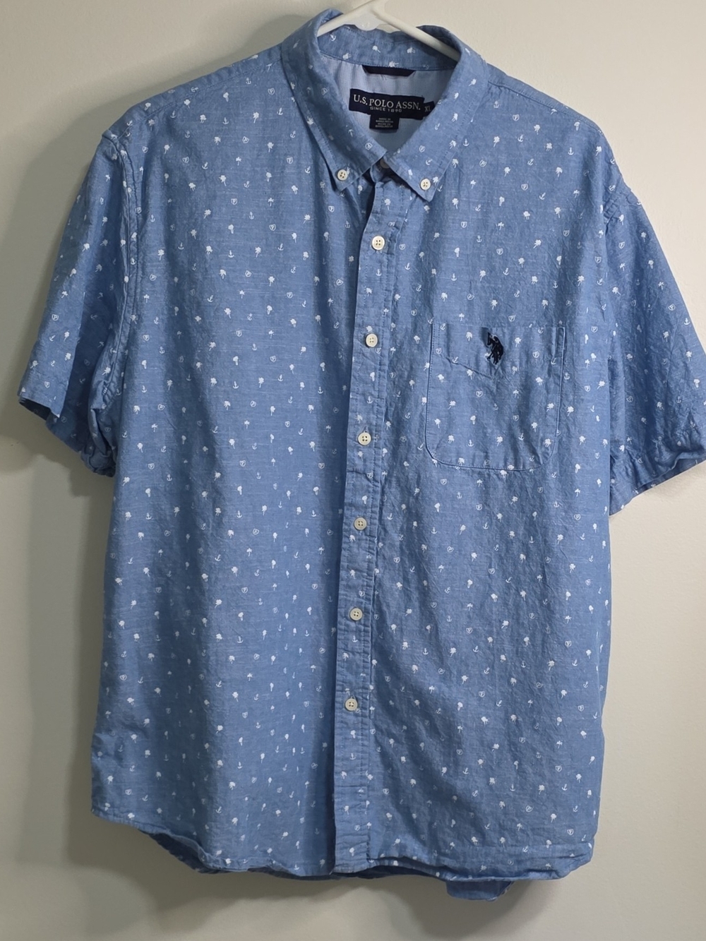 U.S. Polo Assn. Light Blue Short-Sleeve Button-Down Shirt with White Palm Print